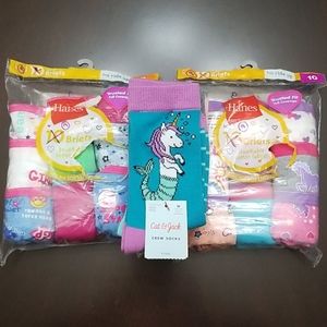 18 Hanes Girls Briefs + Bonus 4 Crew Socks Unicorn